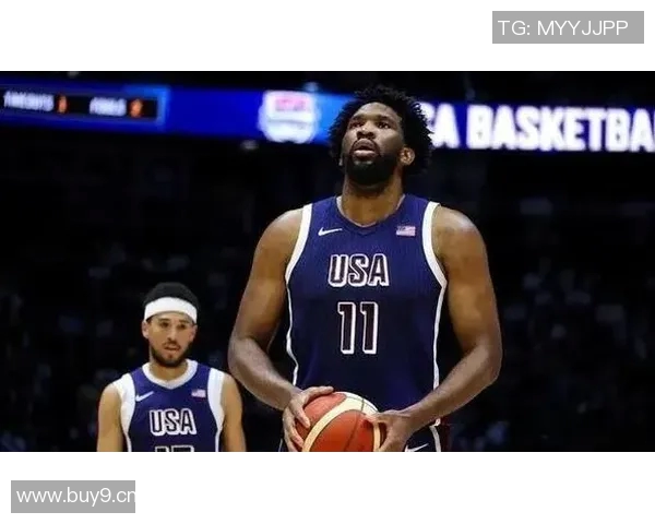 恩比德虽坐板凳却见证队友逆转精彩时刻贡献25分7篮板5助攻致敬登哥