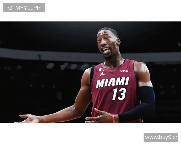 热火队宣布阿德巴约因右膝挫伤缺席本场比赛将不再回归