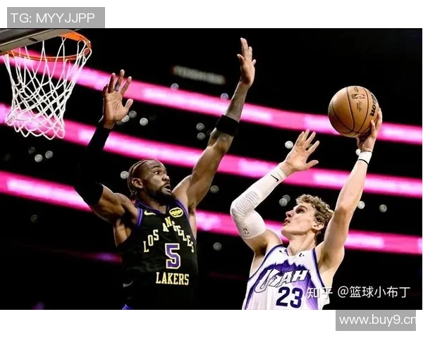 詹姆斯场均12助攻领跑联盟助攻榜引发美媒调侃评论 詹姆斯场均12助攻领跑联盟助攻榜引发美媒调侃评论