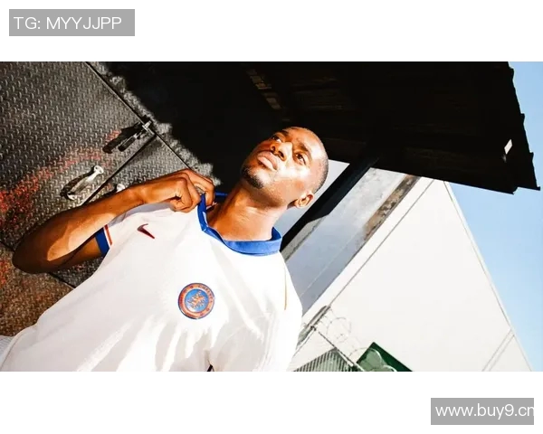 切尔西新赛季客场球衣设计曝光黑黄配色引发球迷热议 切尔西新赛季客场球衣设计曝光黑黄配色引发球迷热议