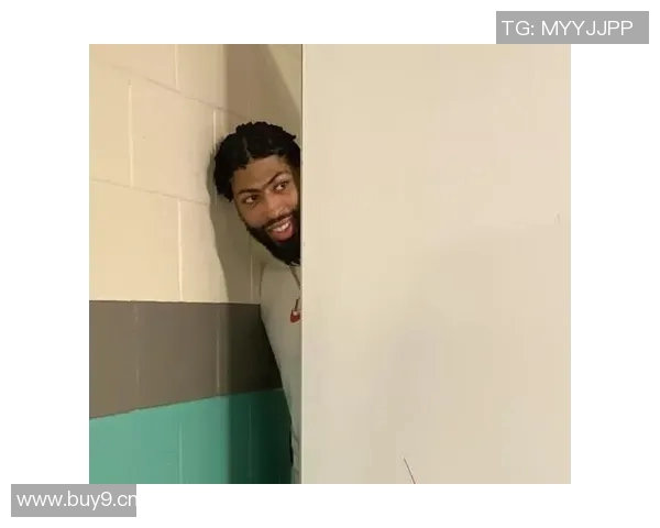 浓眉用表情包回应热议引发网友热讨论究竟什么意思 浓眉用表情包回应热议引发网友热讨论究竟什么意思