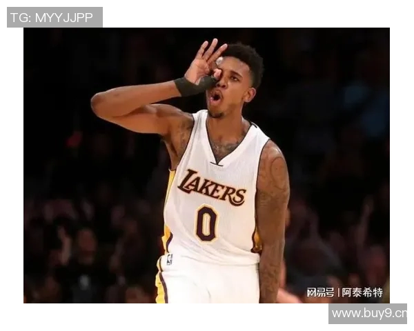 尼克杨批评托马斯布克自私不传球阿里纳斯同样如此