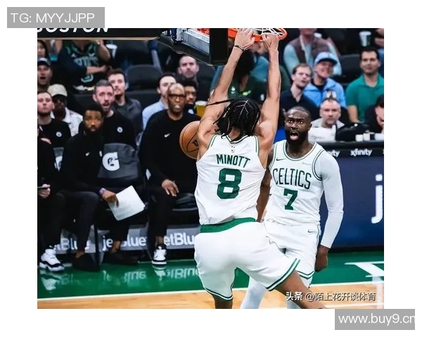 合力进攻展现实力首节杰伦布朗与普理查德双双贡献10分助力球队