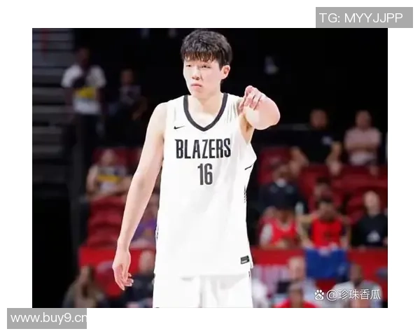 球队主持人杨瀚森与姚明的独特之处及其在篮球场上的不同表现分析